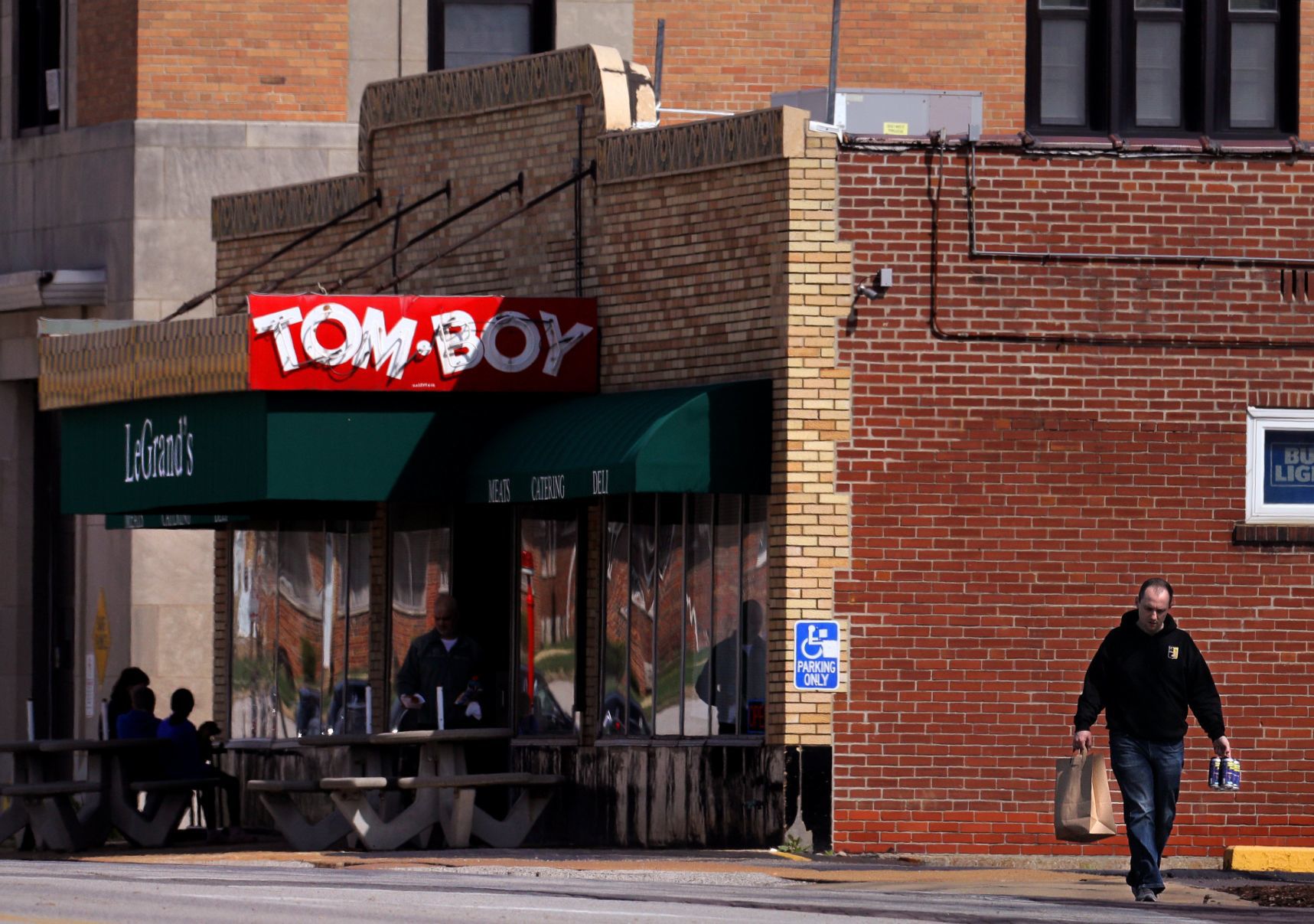 Corner grocers thrive as coronavirus fears prompt hoarding